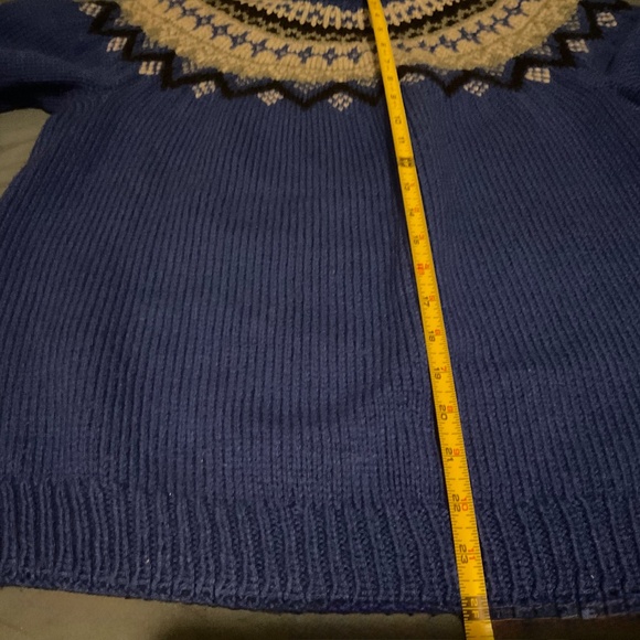 HANDKNIT SWEATER NEW NO TAGS sizing in pictures - Picture 4 of 5